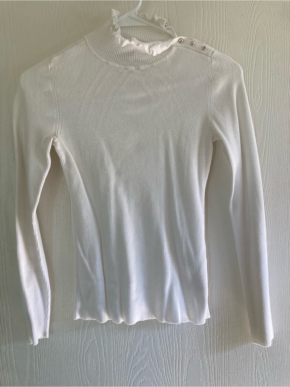 White House Black Market Cream Ruffled Mock-Neck Ribbed Long Sleeve Top